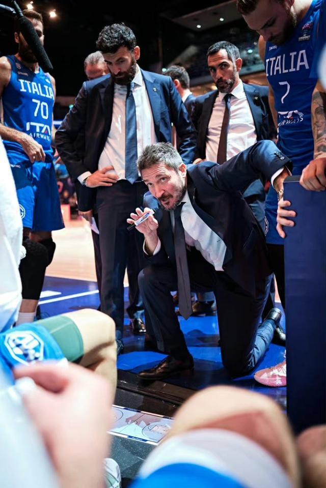 1663217718509052619.jpg 九游体育-欧锦赛激昂之旅戛然而止 意大利男篮留下动情印记