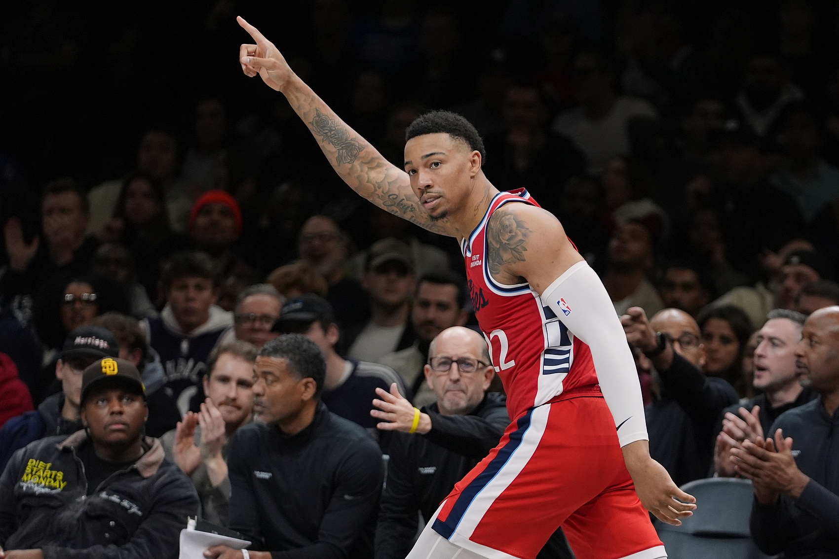 “科比”+“乔丹”成卡登好帮手 泪目！夕阳红天团终于有新鲜血液