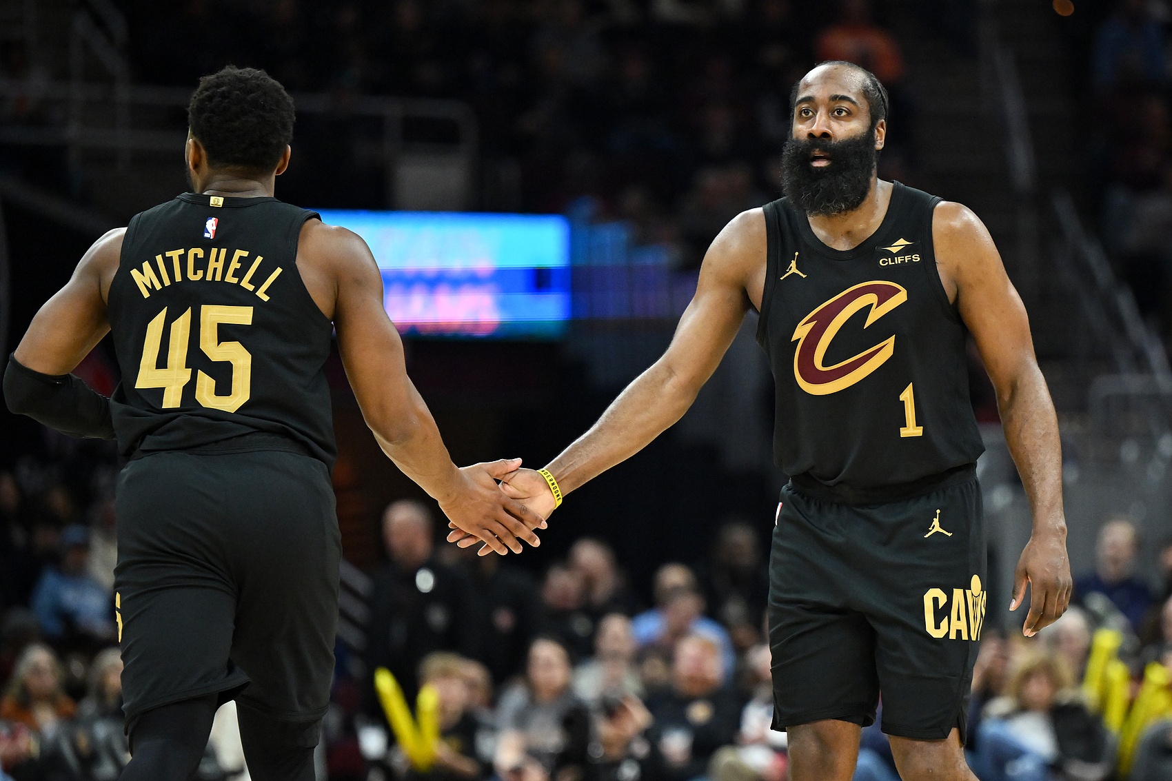 比分直播-NBA彩经:湖人难阻火箭 骑士胜猛龙 掘金擒森林狼 老鹰力拼尼克斯