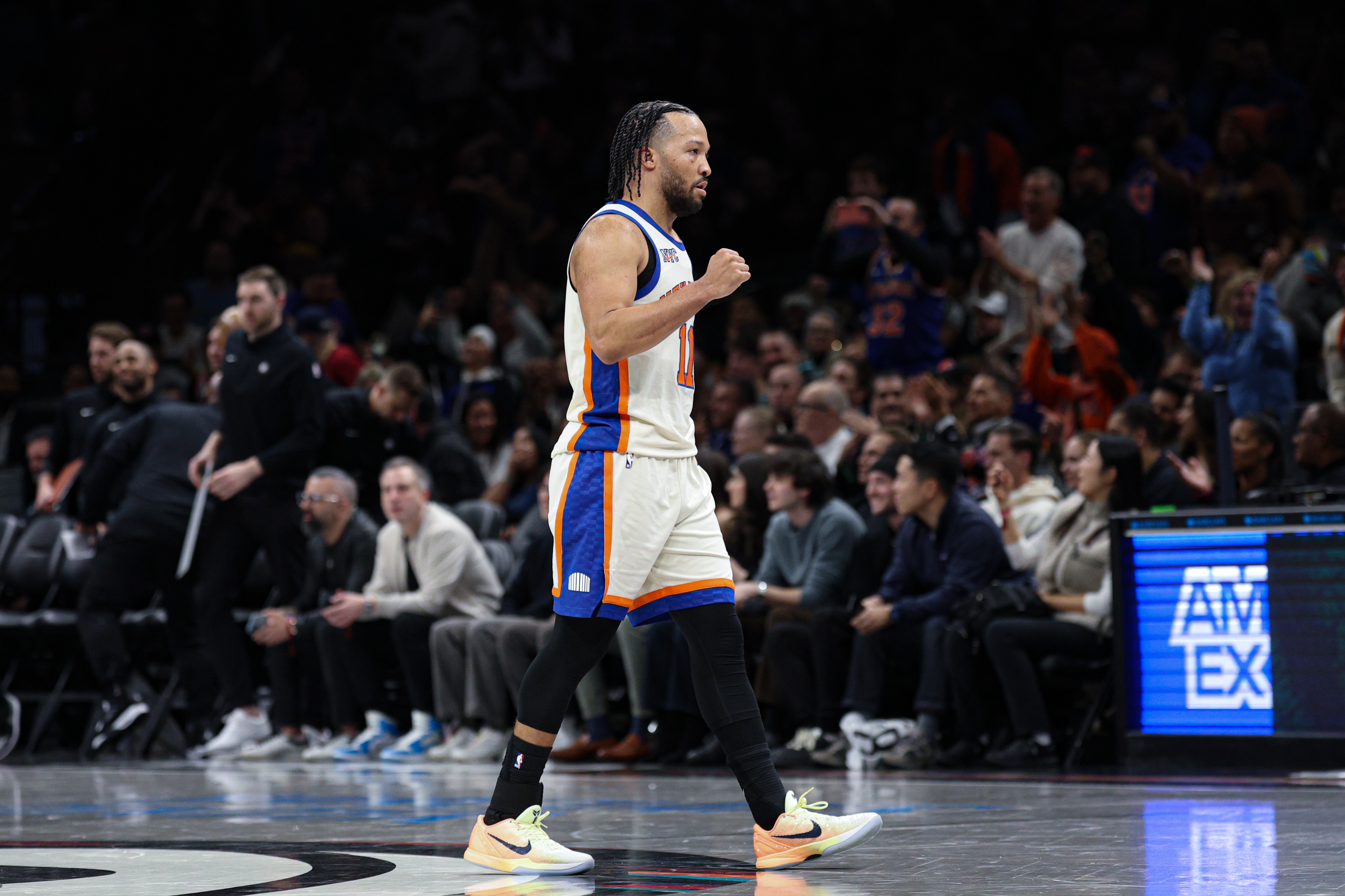 比分直播-NBA彩经:湖人难阻火箭 骑士胜猛龙 掘金擒森林狼 老鹰力拼尼克斯